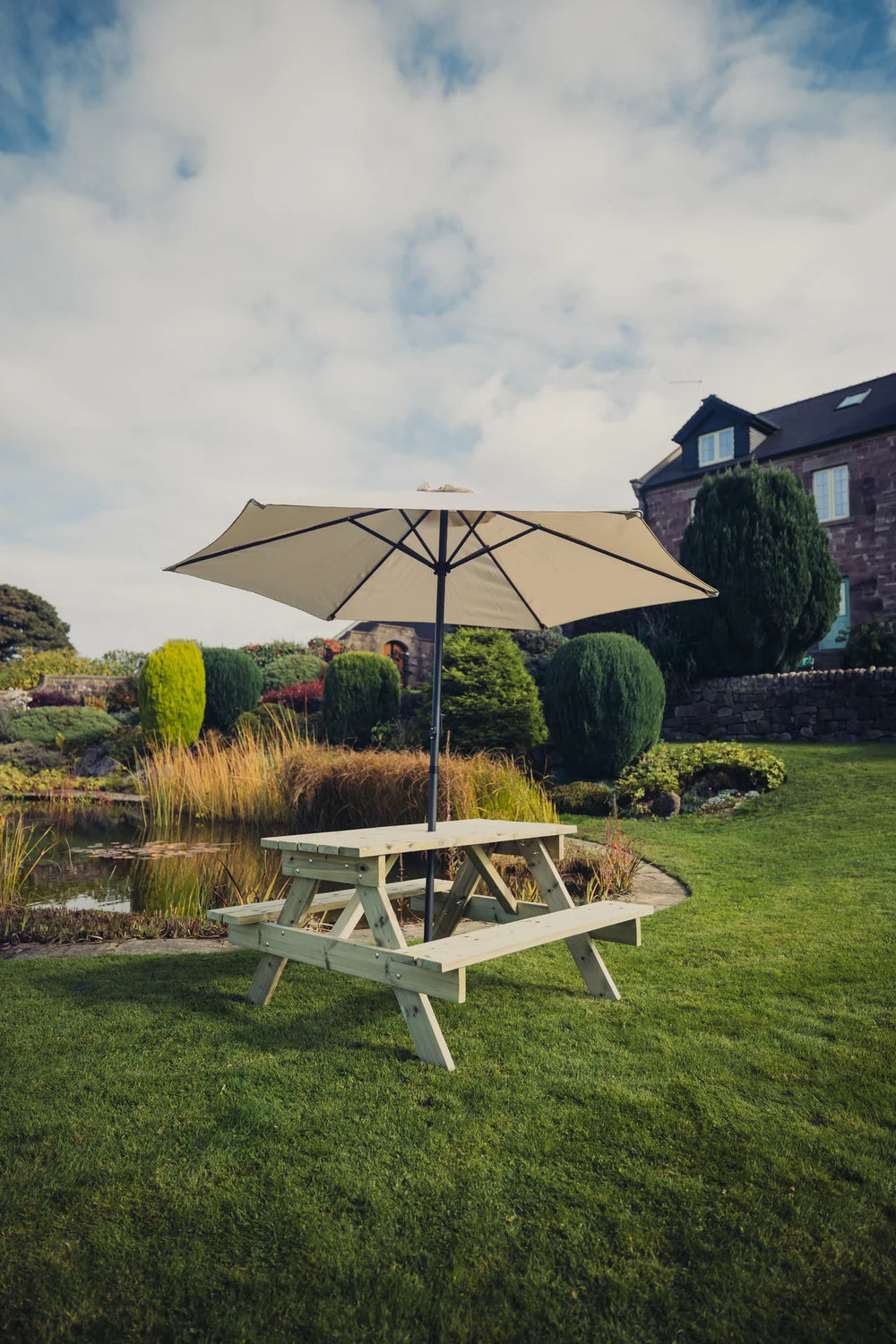 Traditional Chunky Wooden 139cm Picnic Table