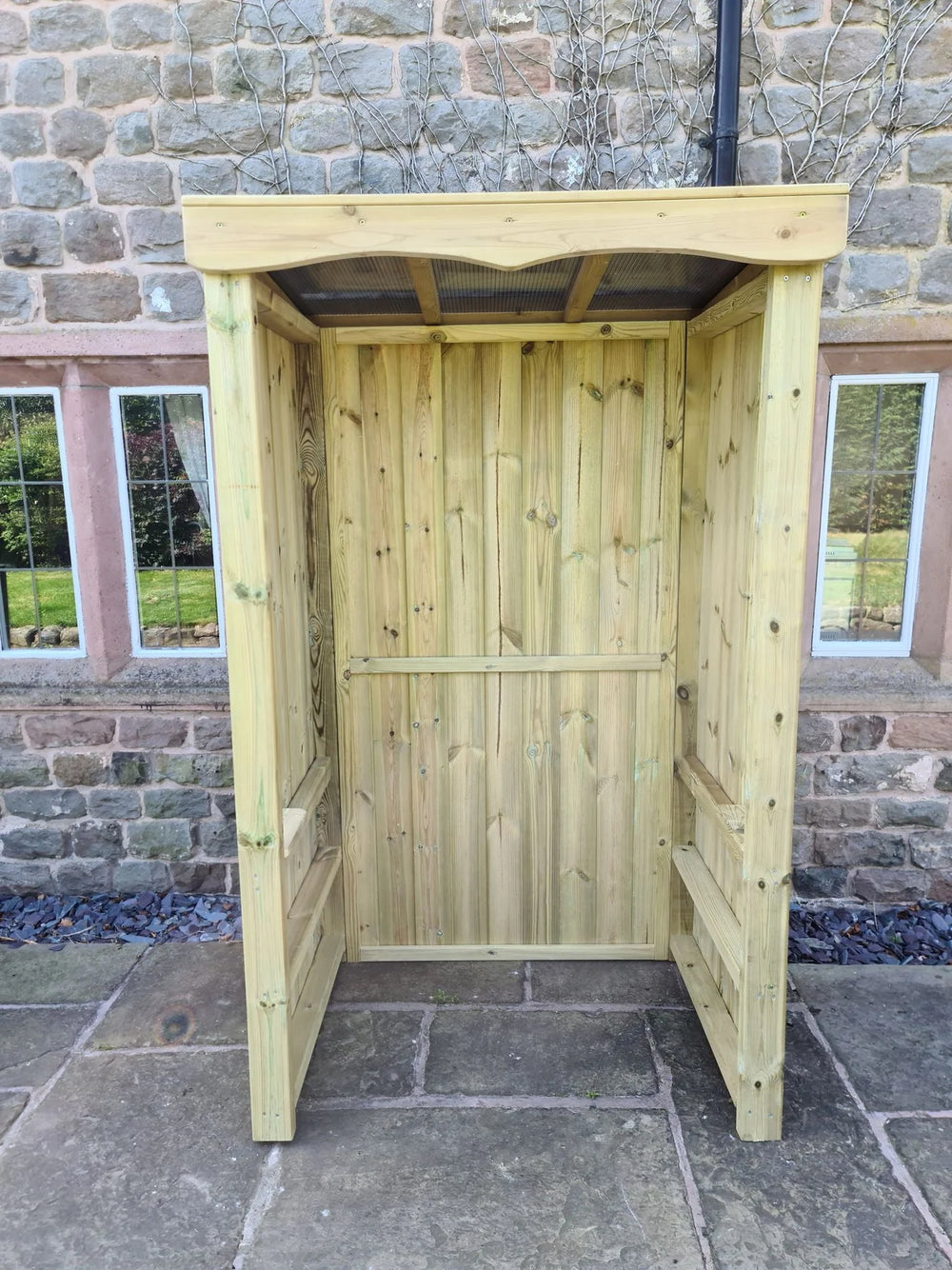 Small Poly Chunky Wooden Smoking & Vaping Shelter
